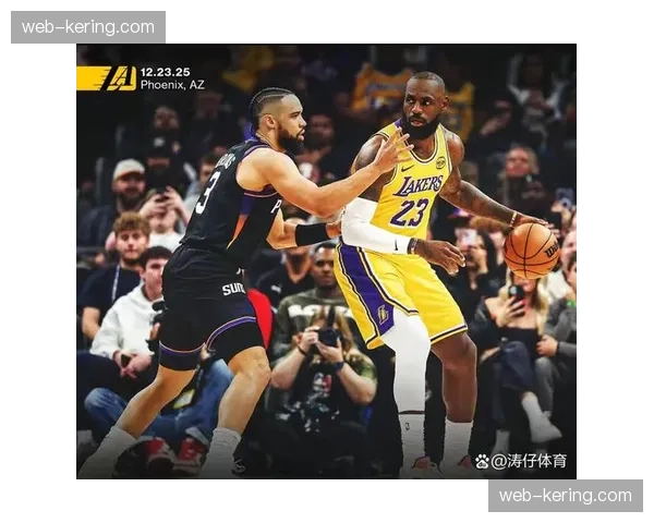 詹姆斯接斯玛特助攻暴扣得手，湖人最后55秒杀死比赛空切配合